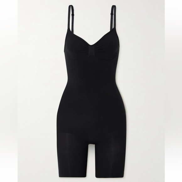 SKIMS Other - Skims Seamless Bodysuit Mid Thigh - Onyx